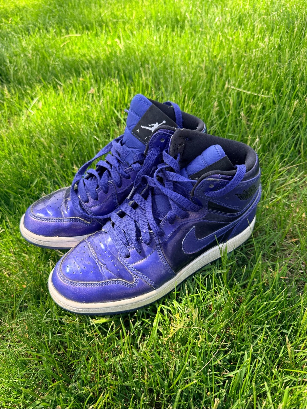 Nike Air Jordan 1 Mid Purple Basketball Sneakers